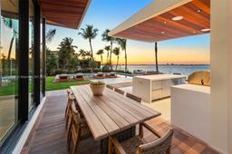 Picture of 4774 N Bay Rd, Miami Beach, FL 33140