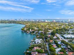 Picture of 4774 N Bay Rd, Miami Beach, FL 33140