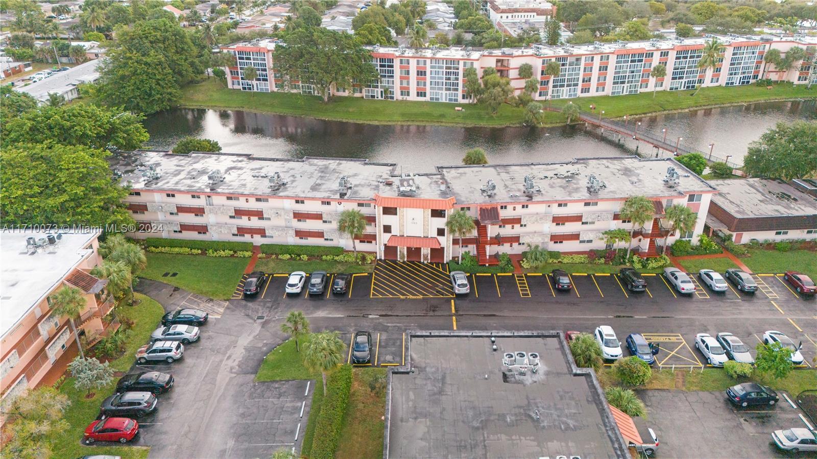 Picture of 1080 Del Lago Cir # 103, Sunrise, FL 33313