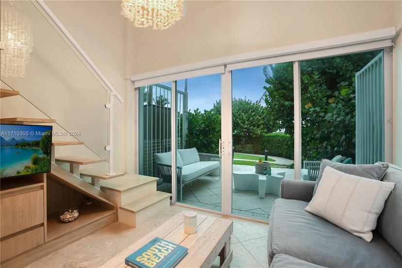 Picture of 100 S Pointe Dr # 14, Miami Beach FL 33139
