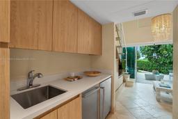 Picture of 100 S Pointe Dr # 14, Miami Beach, FL 33139