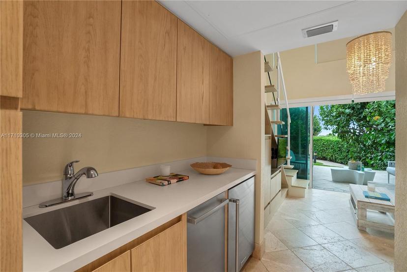 Picture of 100 S Pointe Dr # 14, Miami Beach FL 33139