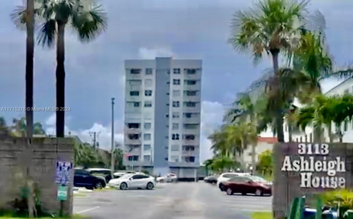 Picture of 3113 S Ocean Dr # 505, Hallandale Beach, FL 33009