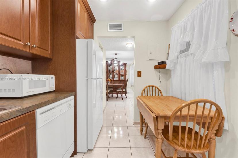 Picture of 4270 NW 40Th St # 312, Lauderdale Lakes FL 33319