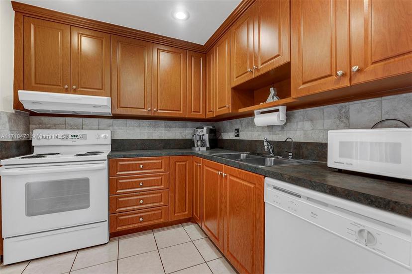 Picture of 4270 NW 40Th St # 312, Lauderdale Lakes FL 33319