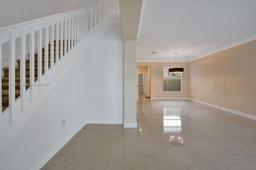 Picture of 1404 SW 147Th Ave # 1404, Pembroke Pines, FL 33027