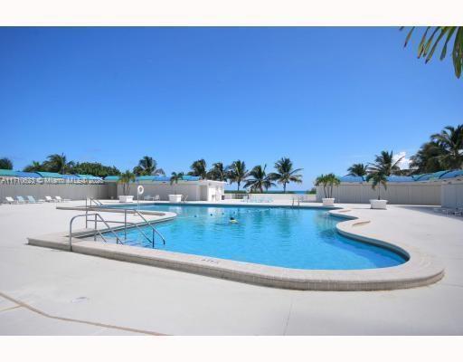 Picture of 5255 Collins # 1A, Miami Beach FL 33140