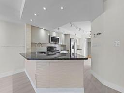 Picture of 3501 Magellan Cir # 638, Aventura, FL 33180