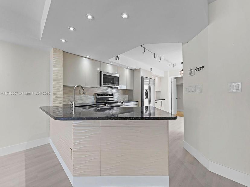 Picture of 3501 Magellan Cir # 638, Aventura FL 33180