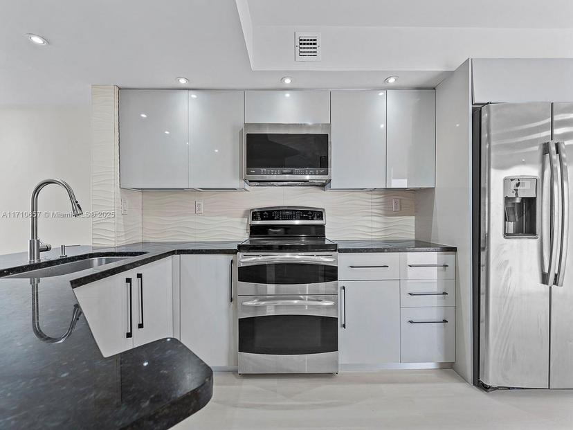 Picture of 3501 Magellan Cir # 638, Aventura FL 33180