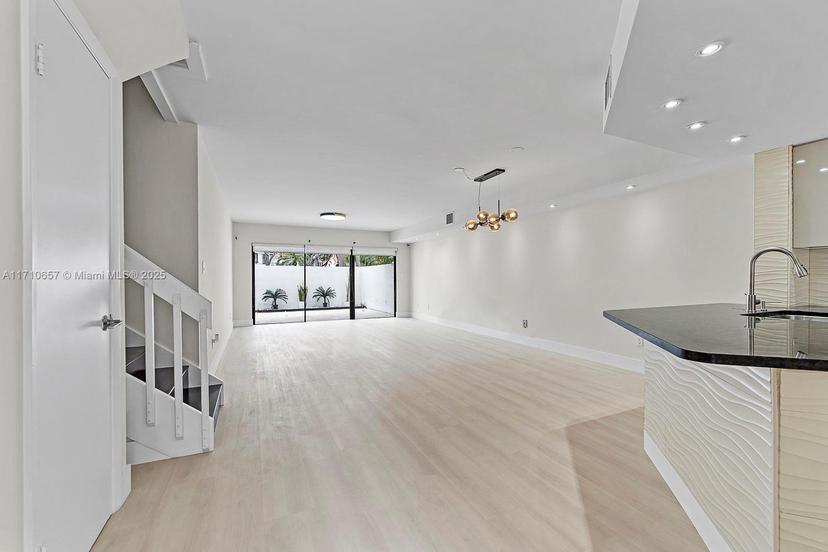 Picture of 3501 Magellan Cir # 638, Aventura FL 33180