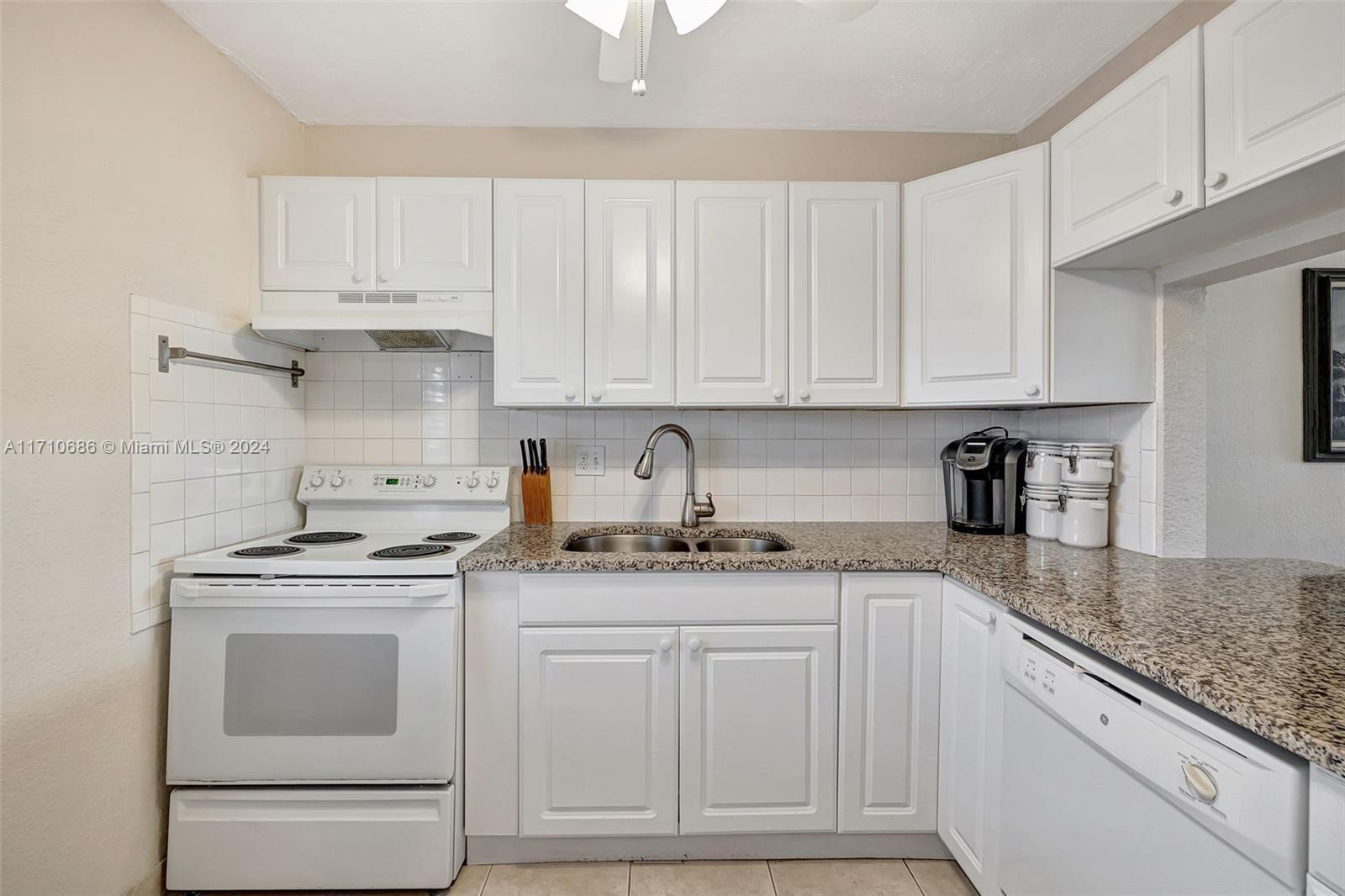 Picture of 7897 Golf Cir Dr # 309, Margate, FL 33063