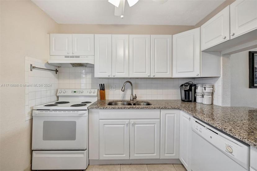 Picture of 7897 Golf Cir Dr # 309, Margate FL 33063
