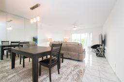 Picture of 4650 Washington St # 502, Hollywood, FL 33021