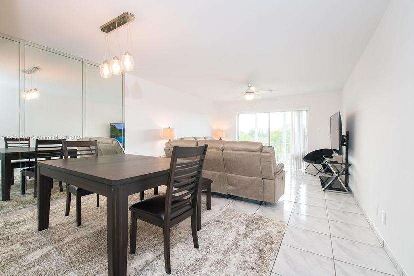 Picture of 4650 Washington St # 502, Hollywood FL 33021