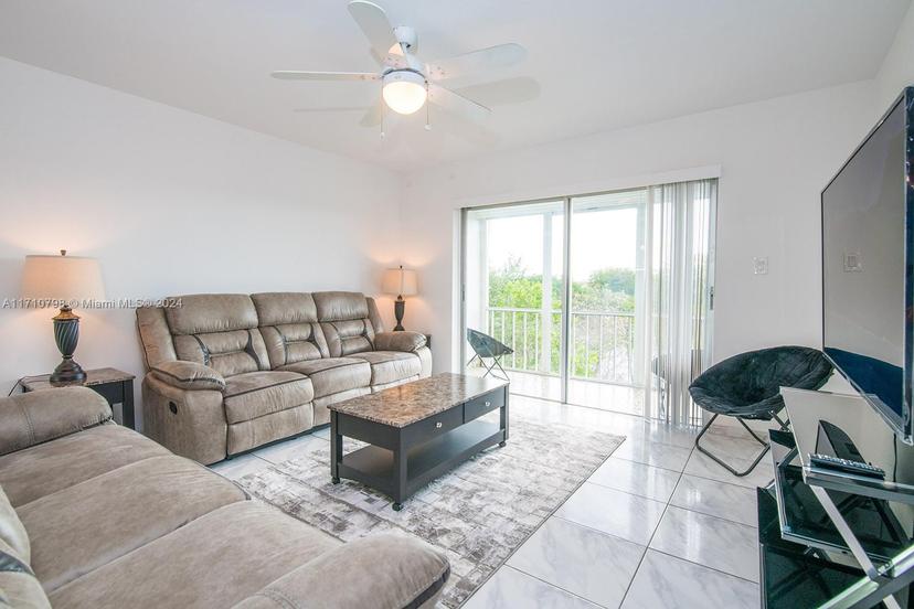Picture of 4650 Washington St # 502, Hollywood FL 33021