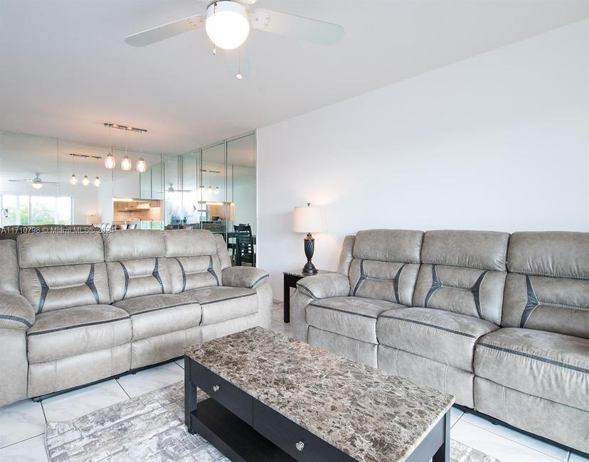 Picture of 4650 Washington St # 502, Hollywood FL 33021