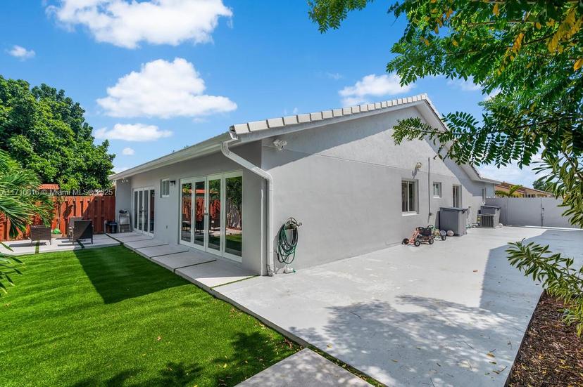 Picture of 5552 SW 144Th Ct, Miami FL 33175