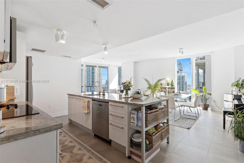 Picture of 185 SW 7Th St # 3111, Miami FL 33130