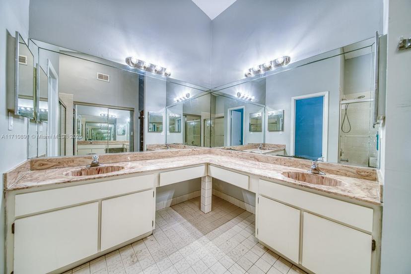 Picture of 10001 SW 147Th Pl, Miami FL 33196