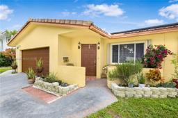 Picture of 270 Lake Dr, Coconut Creek, FL 33066
