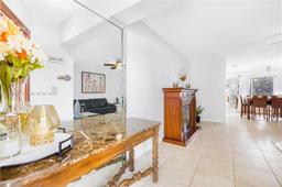 Picture of 270 Lake Dr, Coconut Creek, FL 33066