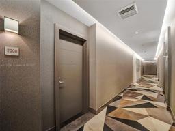 Picture of 17301 Biscayne Blvd # 2008, North Miami Beach, FL 33160
