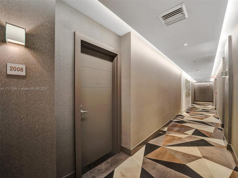 Picture of 17301 Biscayne Blvd # 2008, North Miami Beach FL 33160