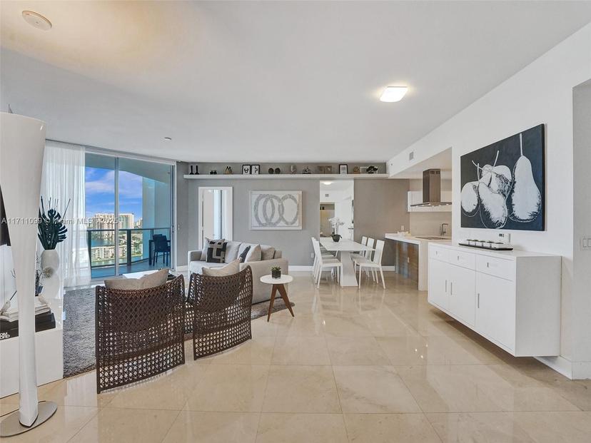 Picture of 17301 Biscayne Blvd # 2008, North Miami Beach FL 33160