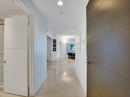 Picture of 17301 Biscayne Blvd # 2008, North Miami Beach, FL 33160