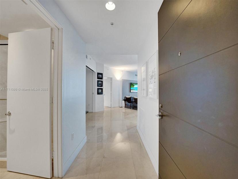 Picture of 17301 Biscayne Blvd # 2008, North Miami Beach FL 33160