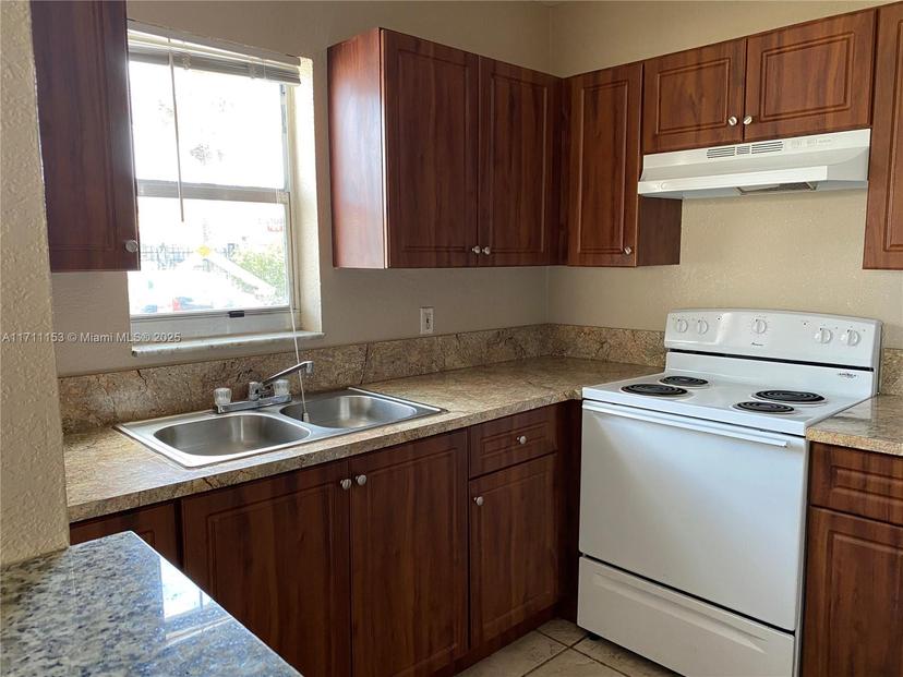 Picture of 4160 NW 21St St # 123D, Lauderhill FL 33313