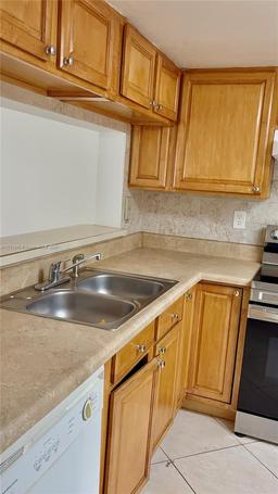 Picture of 401 SW 113Th Way # 401, Pembroke Pines, FL 33025