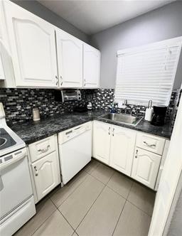 Picture of 10851 SW 2Nd St # K307, Sweetwater, FL 33174