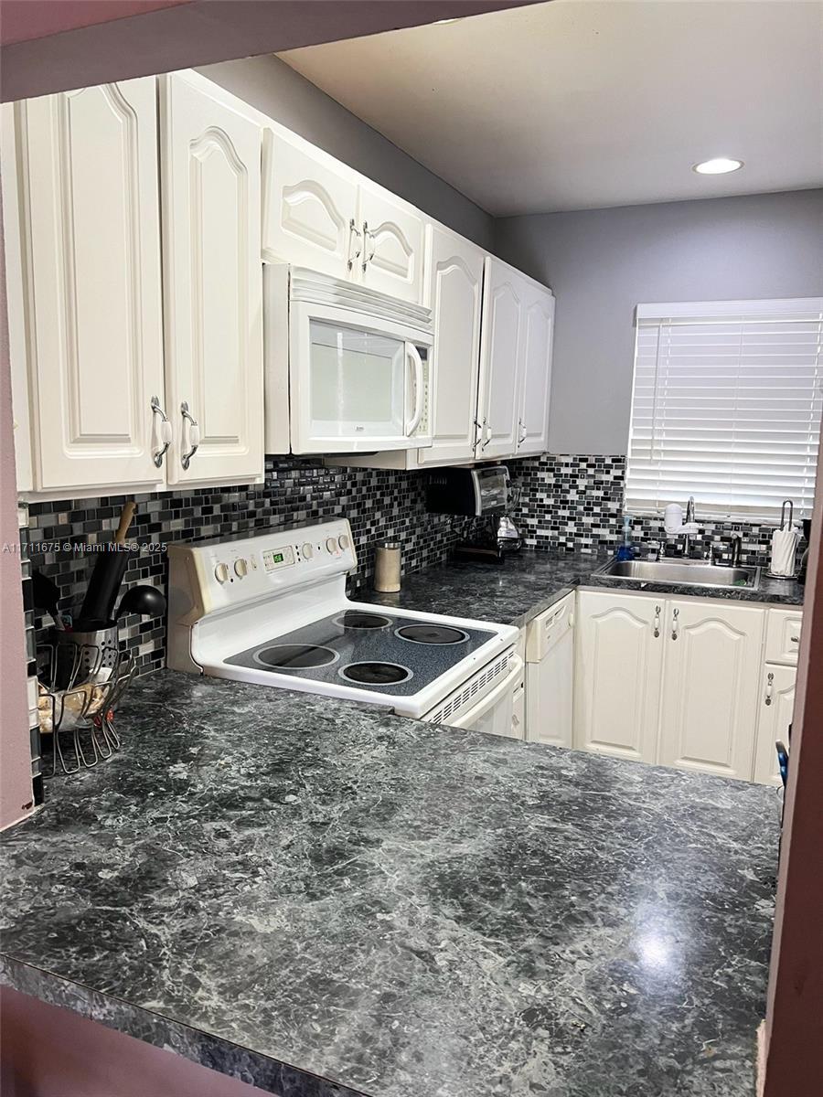Picture of 10851 SW 2Nd St # K307, Sweetwater, FL 33174