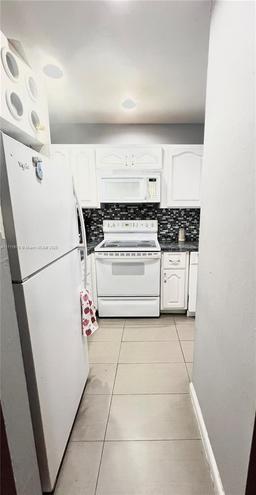 Picture of 10851 SW 2Nd St # K307, Sweetwater, FL 33174