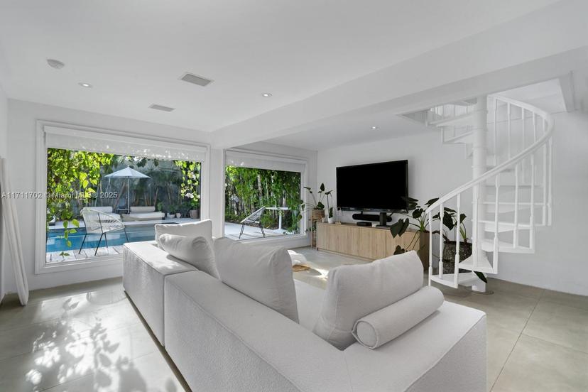 Picture of 2974 Old Alton Rd, Miami Beach FL 33140