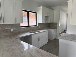 Picture of 15167 NW Railroad Dr, Miami Gardens, FL 33054