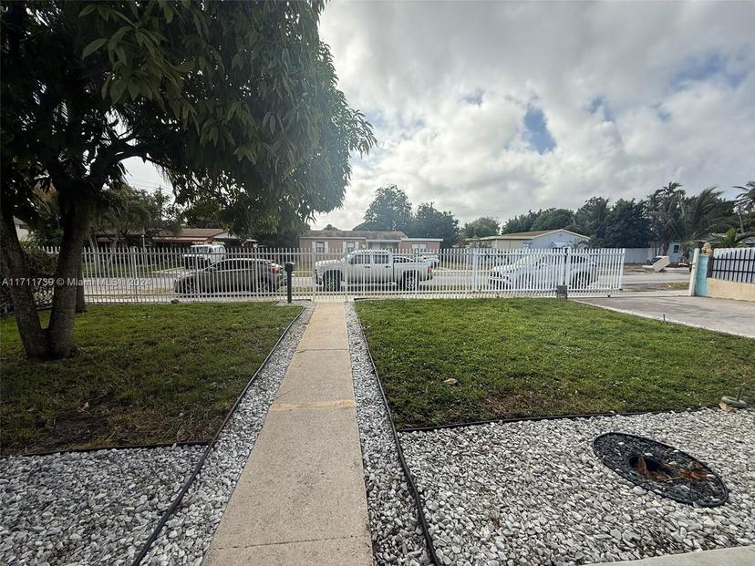 Picture of 255 NW 189Th St, Miami Gardens FL 33169