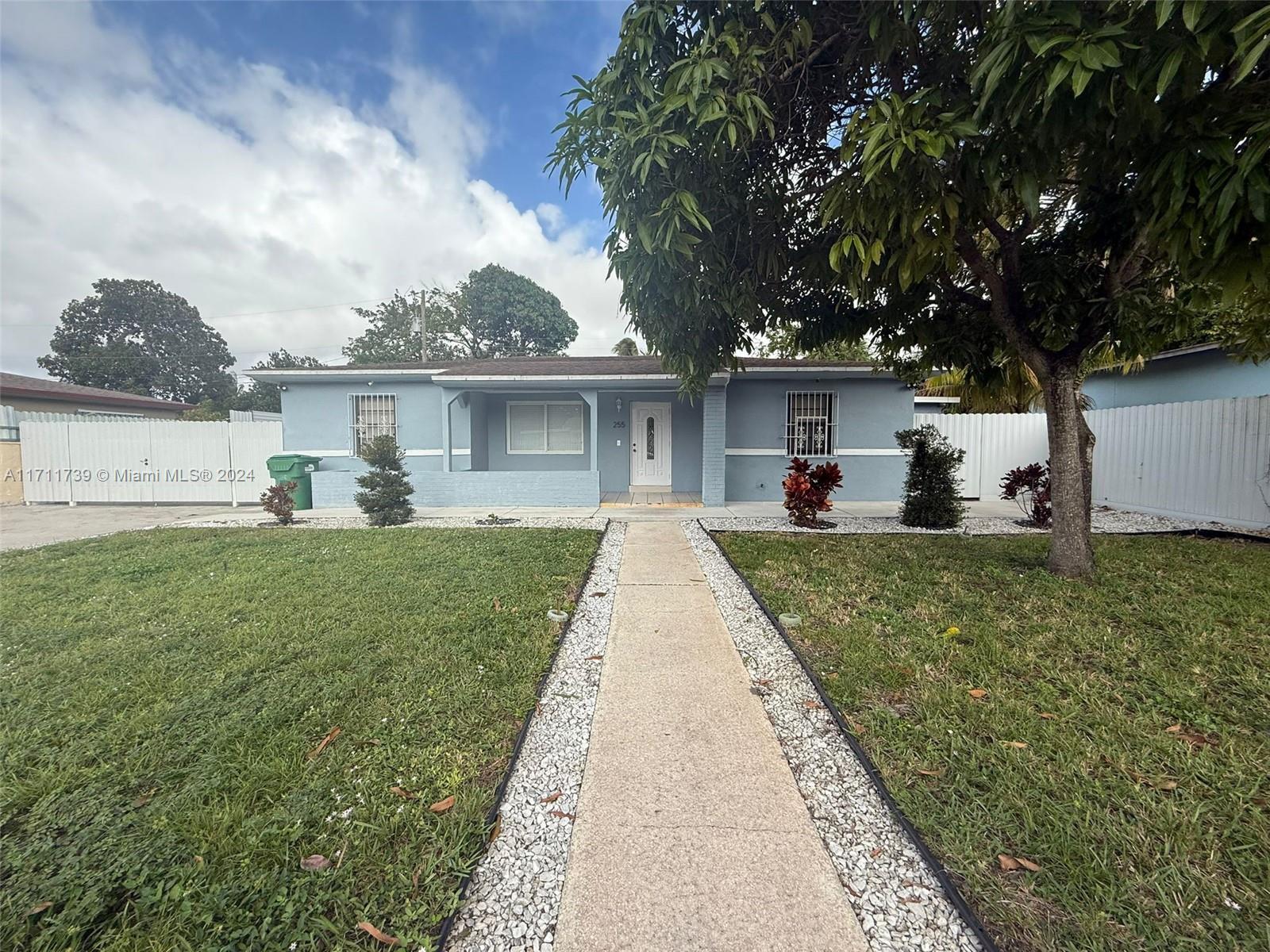 Picture of 255 NW 189Th St, Miami Gardens, FL 33169