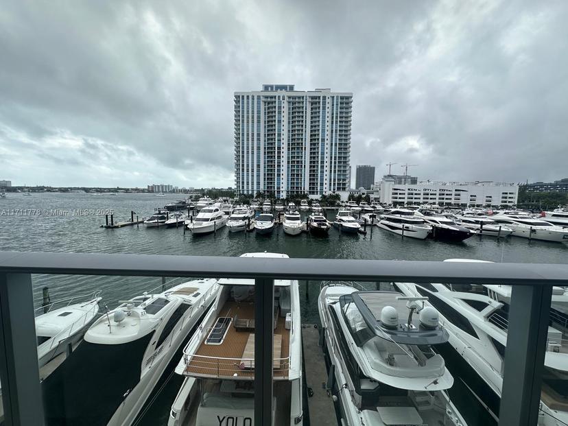Picture of 17301 Biscayne Blvd # 305, North Miami Beach FL 33160