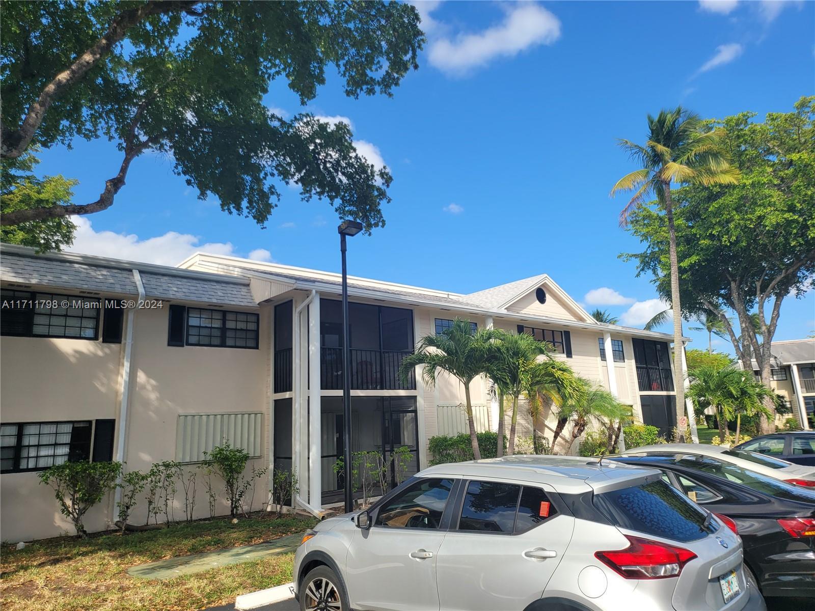 Picture of 907 NE 199Th St # 206, Miami, FL 33179