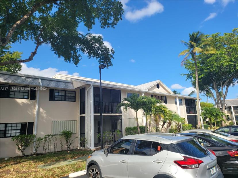 Picture of 907 NE 199Th St # 206, Miami FL 33179