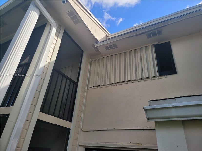 Picture of 907 NE 199Th St # 206, Miami FL 33179