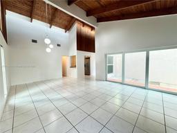 Picture of 1670 Riverwood Ln, Coral Springs, FL 33071