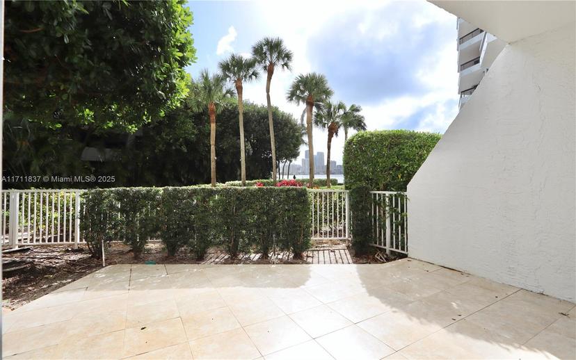 Picture of 3600 Mystic Pointe Dr # 115, Aventura FL 33180