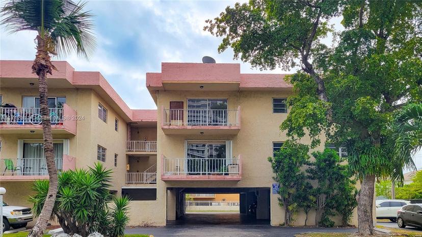Picture of 3522 NE 171St St # 308, North Miami Beach FL 33160
