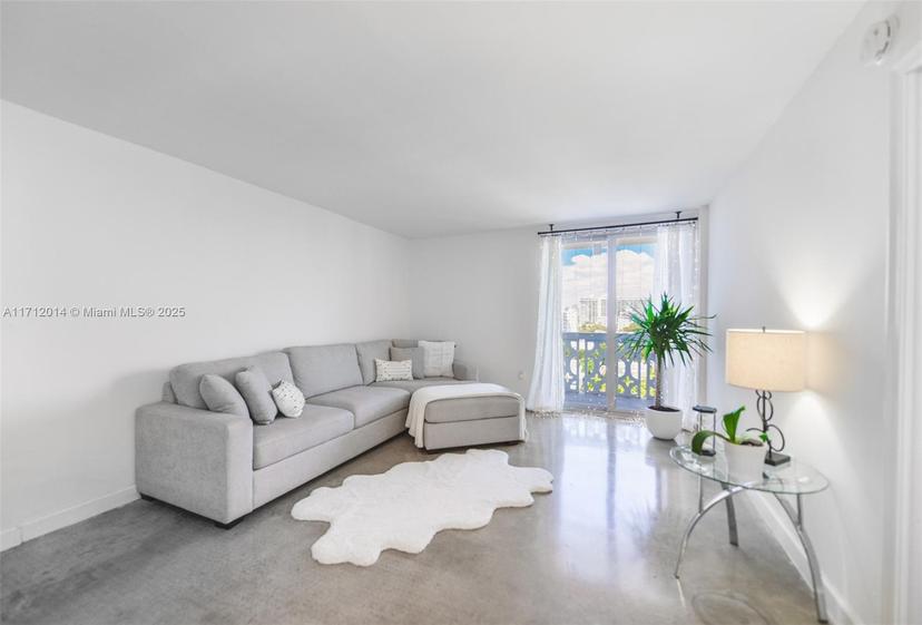 Picture of 1020 Meridian Ave # 816, Miami Beach FL 33139