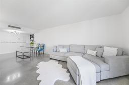 Picture of 1020 Meridian Ave # 816, Miami Beach, FL 33139