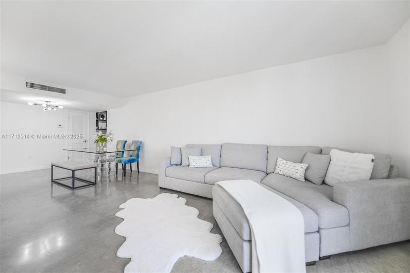 Picture of 1020 Meridian Ave # 816, Miami Beach FL 33139